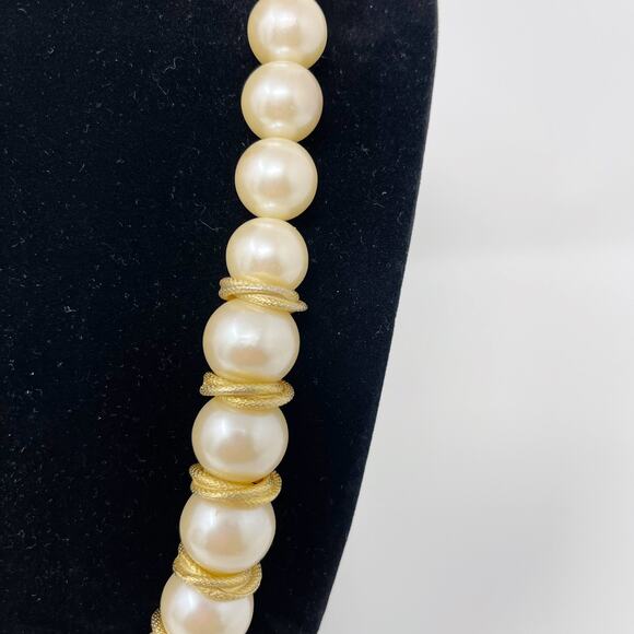 Faux Pearl with Gold Detail Necklace Adjustable Closure Statement - Picture 5 of 7